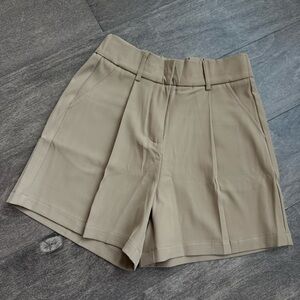 NWT Classic Tan Women's Shorts